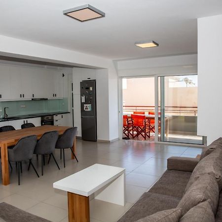 5 Sterne Apollo City Apartment Лавріон Екстер'єр фото